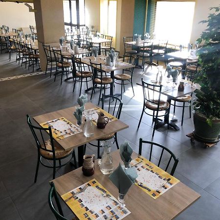 Le Relais D'Etagnac Hotel Bagian luar foto